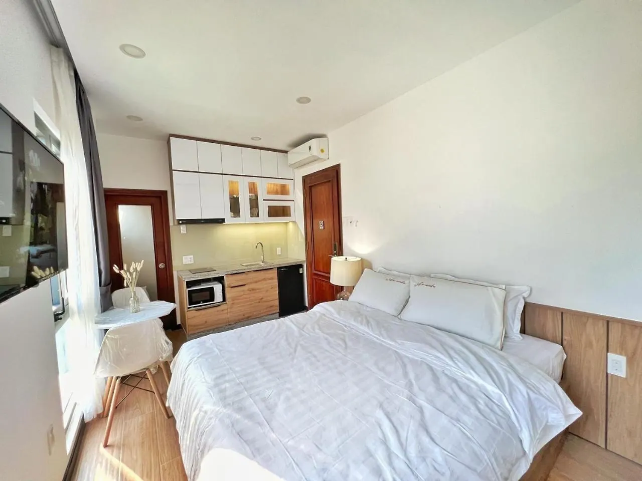 Riverside House Near Airport Ho Chi Minh City Apartment
