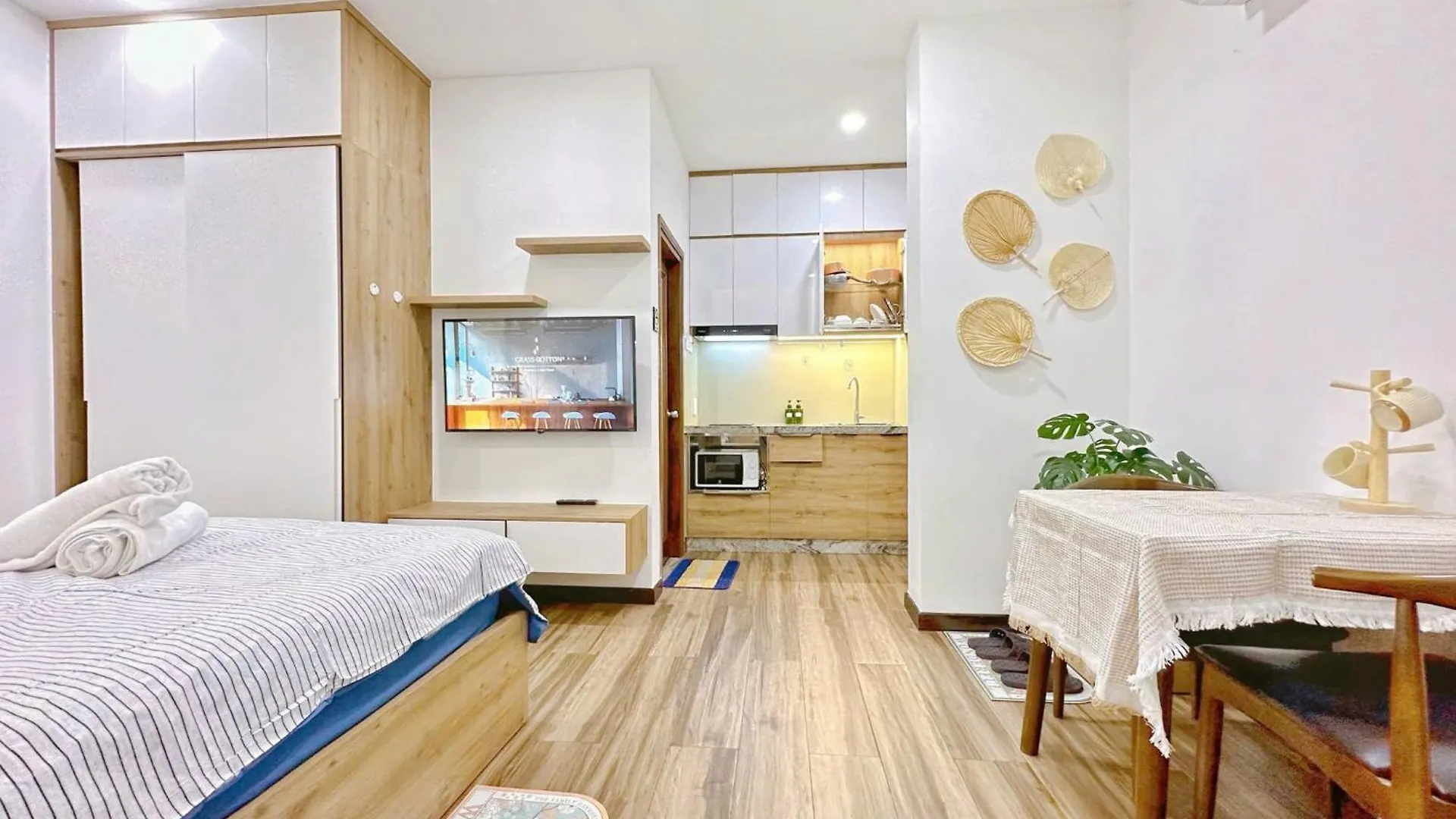 Riverside House Near Airport Ho Chi Minh City Apartment
